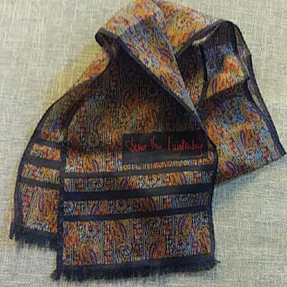 Diane Von Furstenberg scarf 42 X 6 1/2